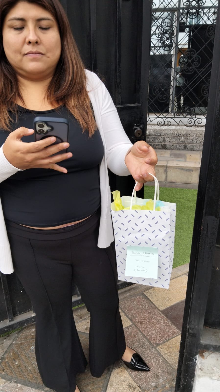 Cliente Lima con audífonos Stitch 9