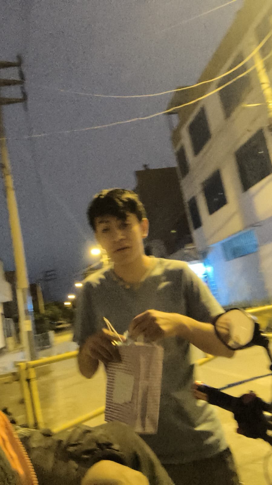 Cliente Lima con audífonos Stitch 11
