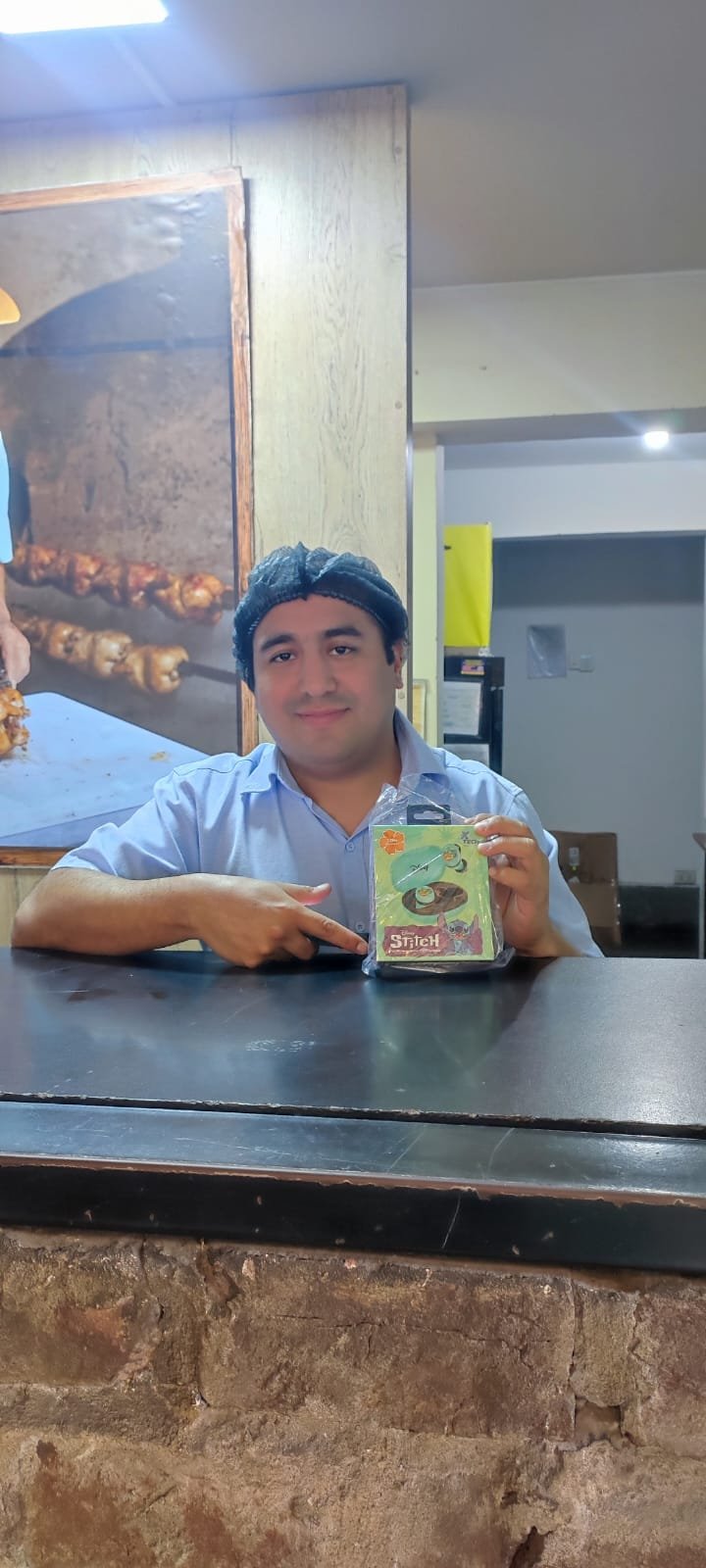 Cliente Lima con audífonos Stitch 4
